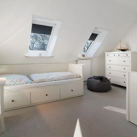 Waldhusenwarft *